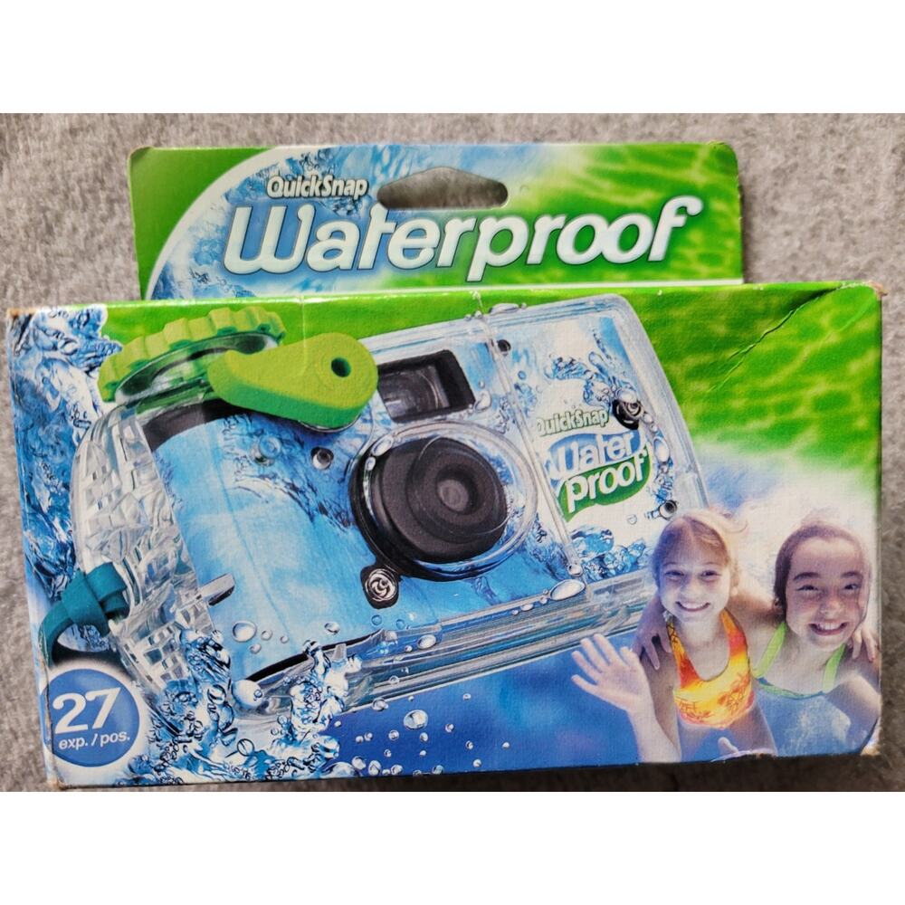 NEW Fujifilm Quick Snap Waterproof Camera 27 Exp 35mm 800 Film